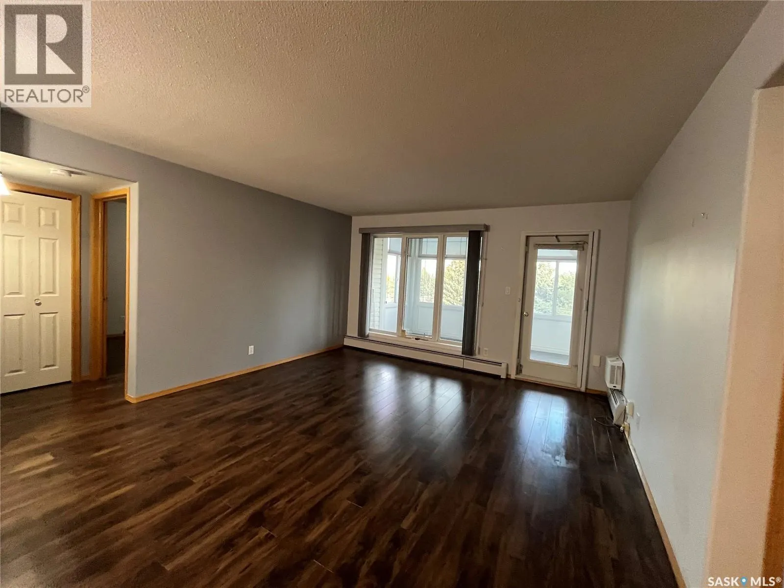 206 230 Lister Kaye CRESCENT