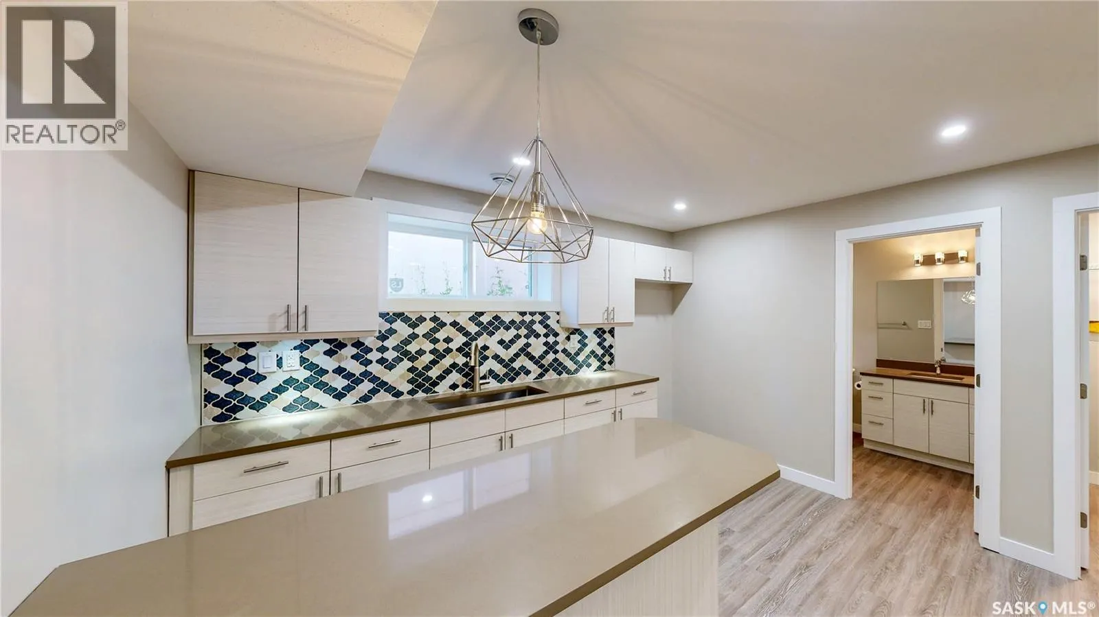5330 McKenna CRESCENT