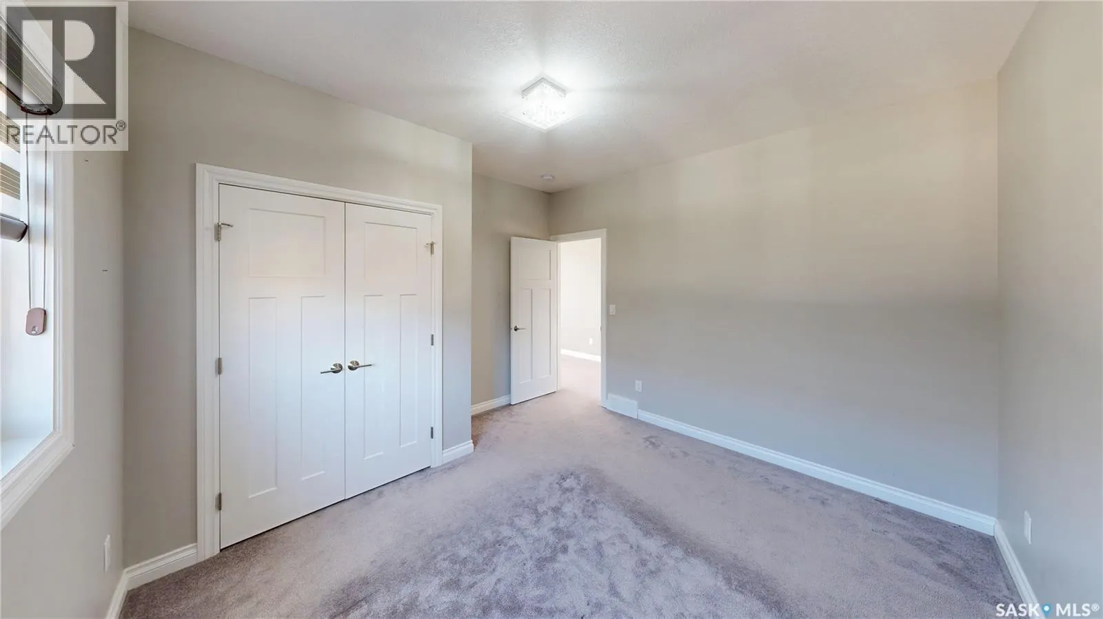 5330 McKenna CRESCENT