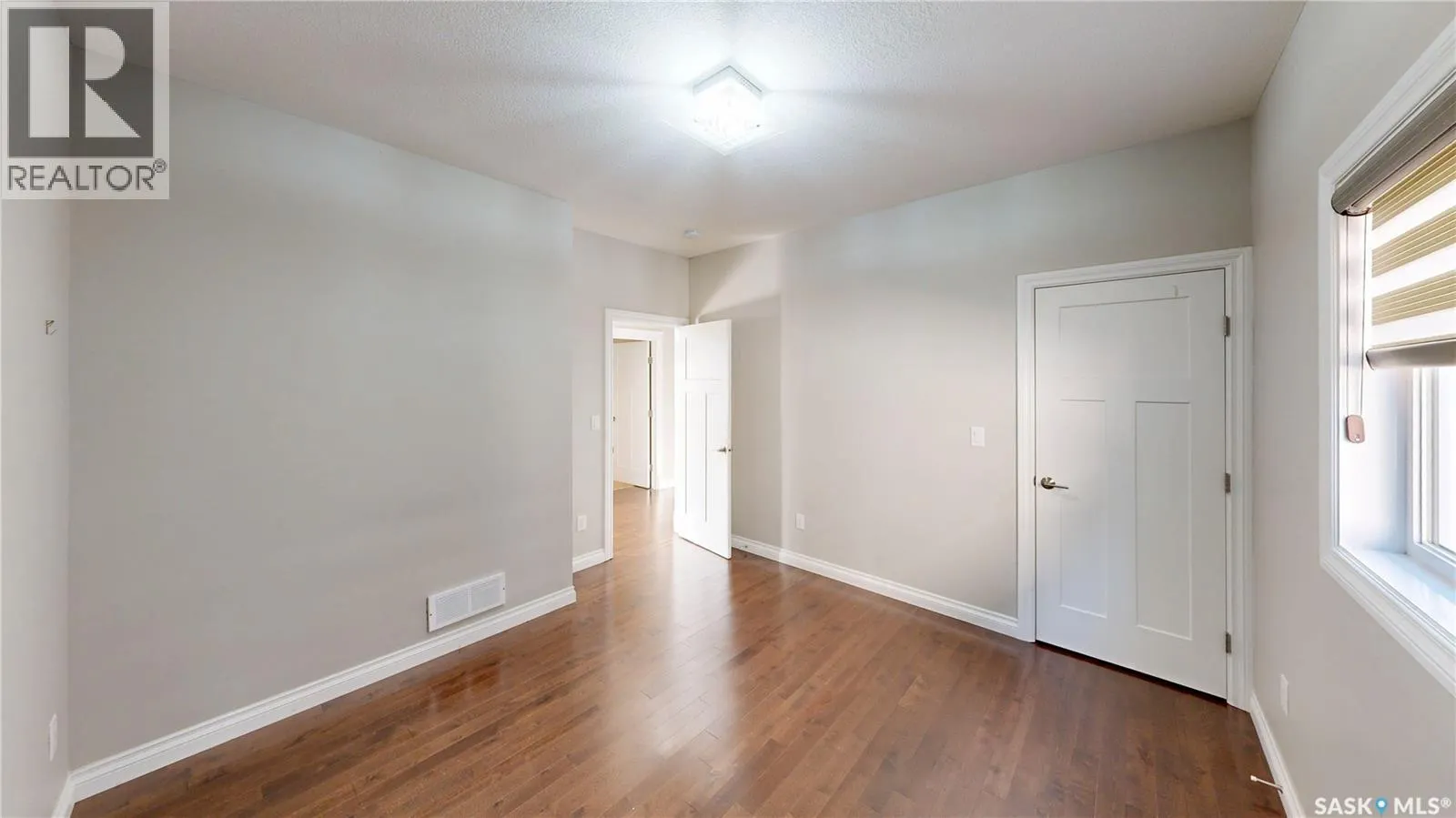 5330 McKenna CRESCENT