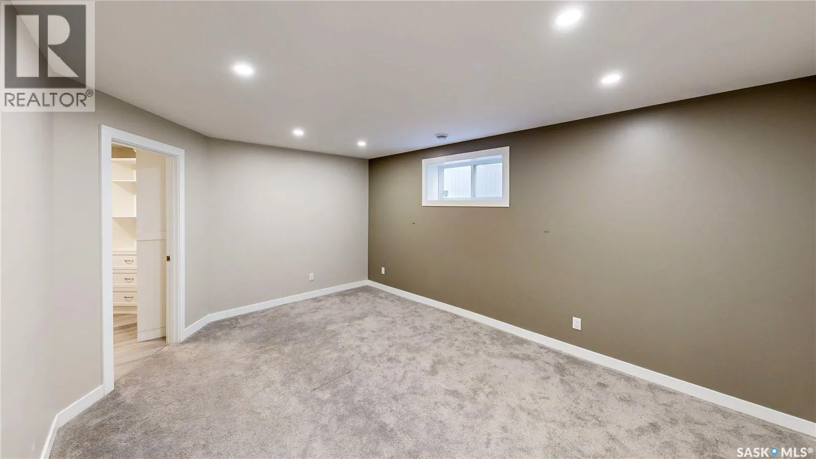 5330 McKenna CRESCENT
