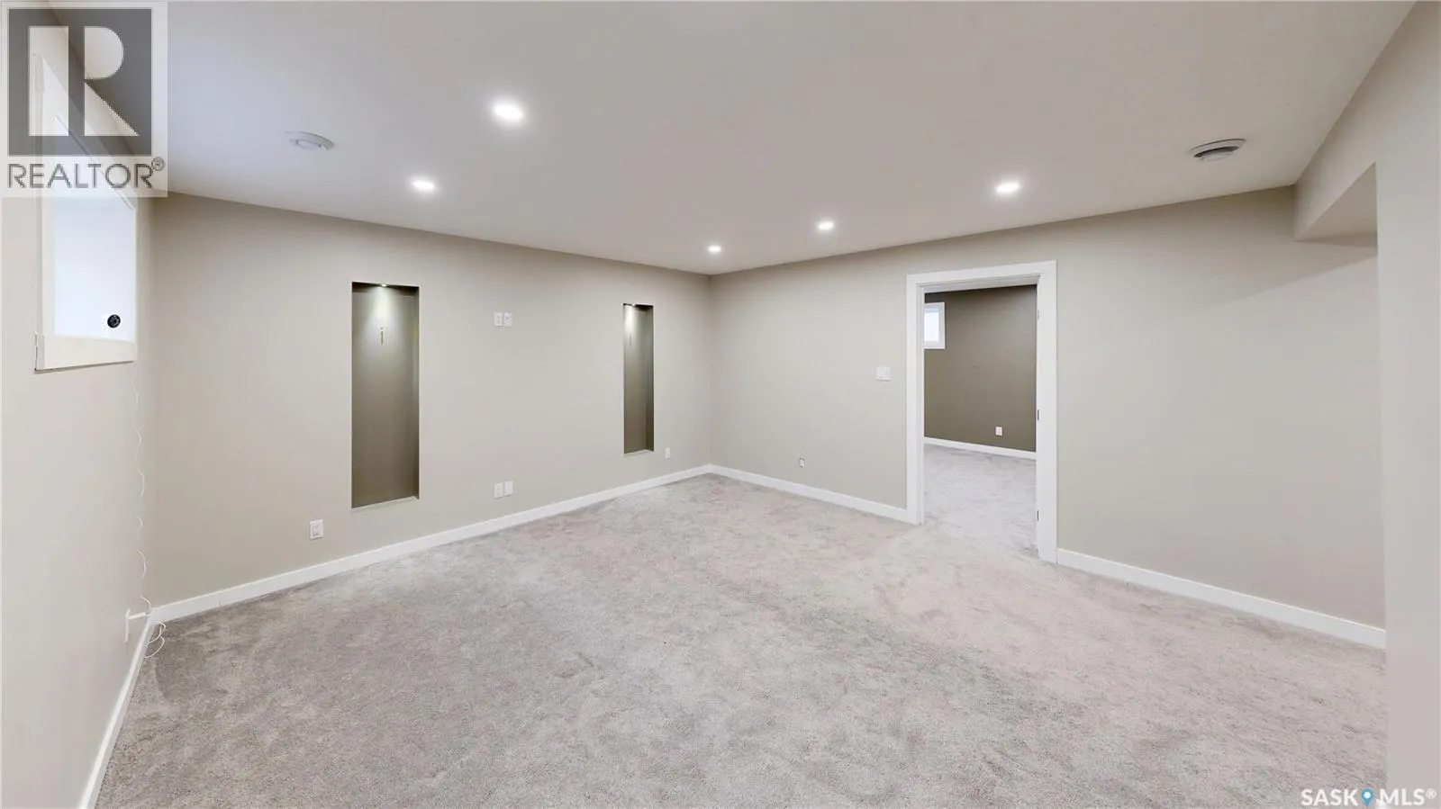 5330 McKenna CRESCENT