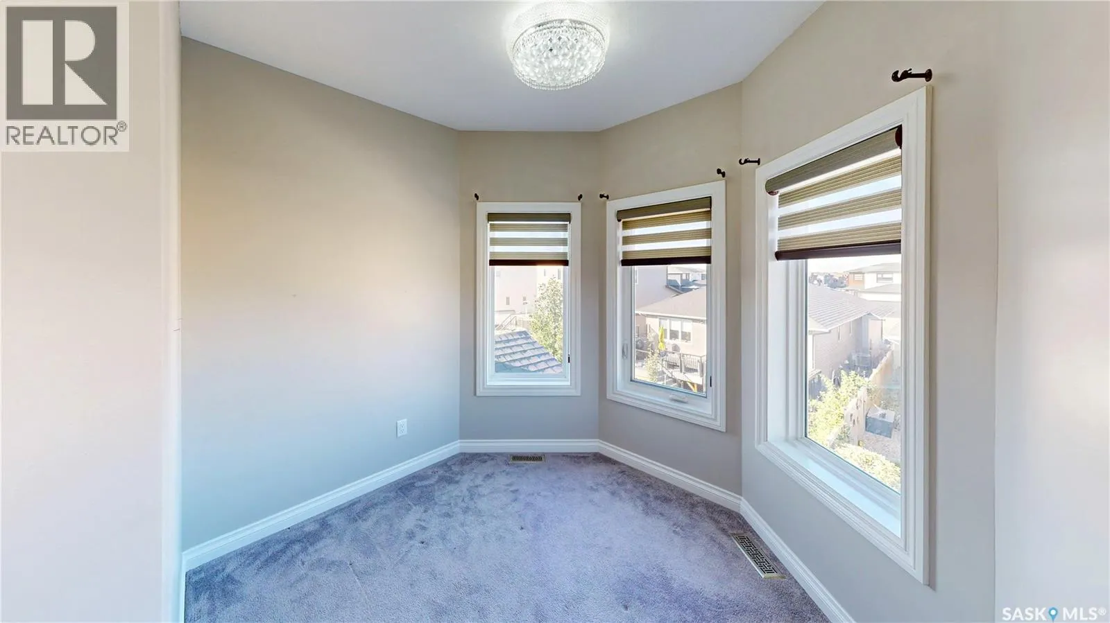 5330 McKenna CRESCENT