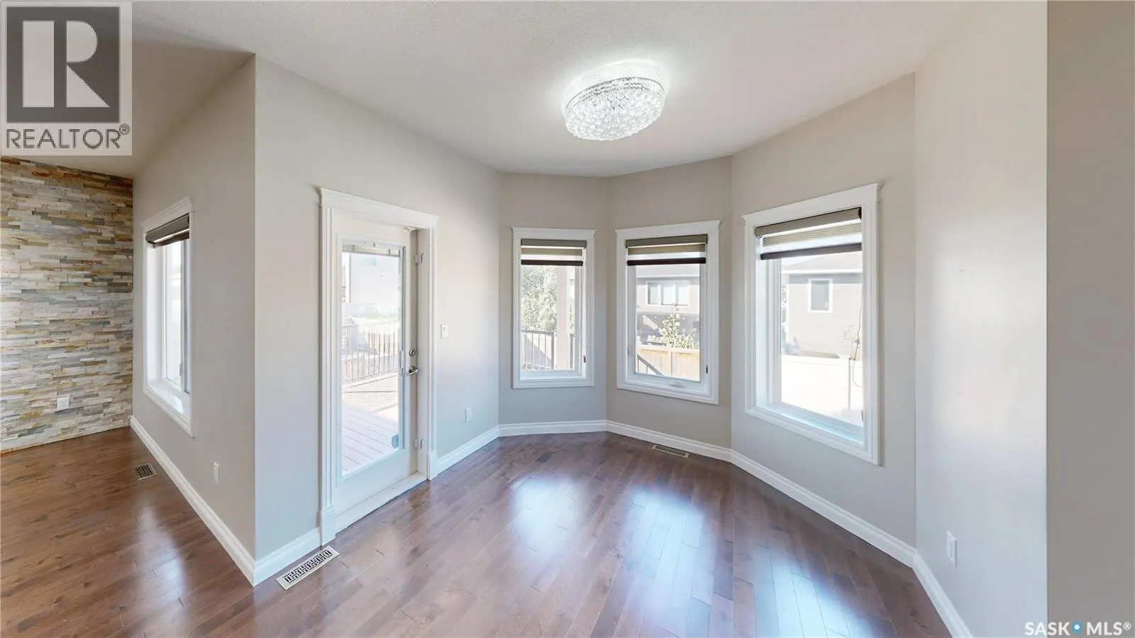 5330 McKenna CRESCENT