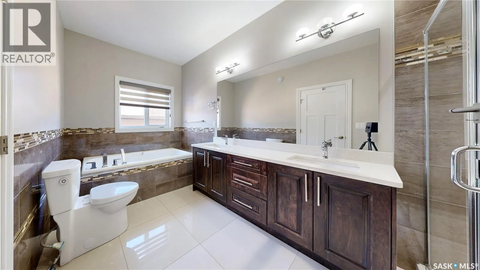 5330 McKenna CRESCENT