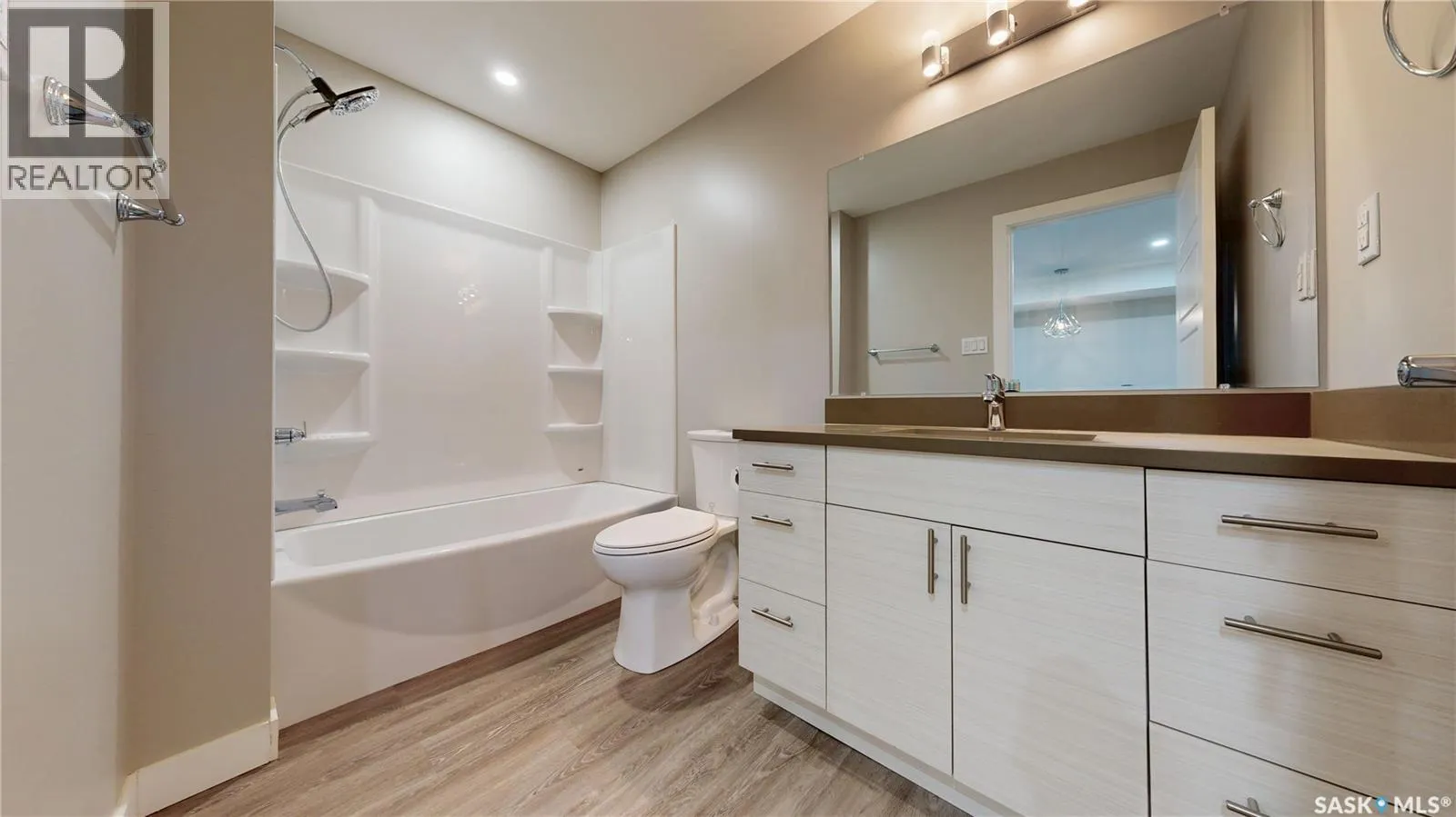 5330 McKenna CRESCENT