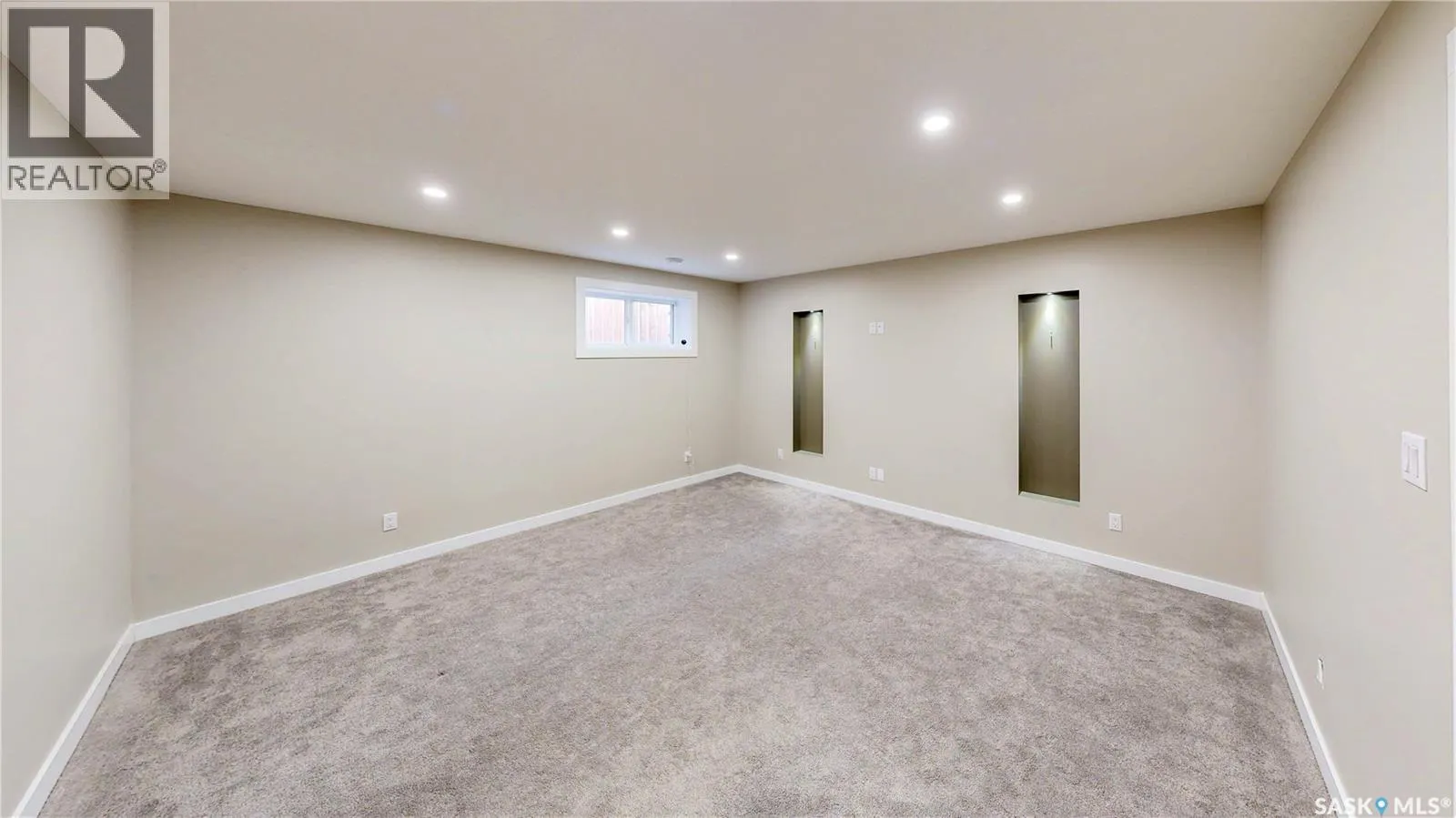 5330 McKenna CRESCENT