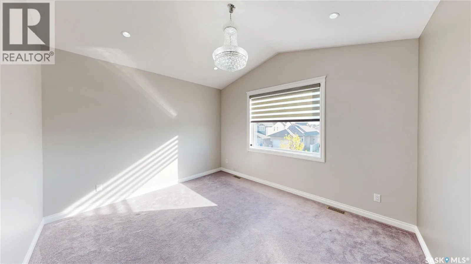 5330 McKenna CRESCENT
