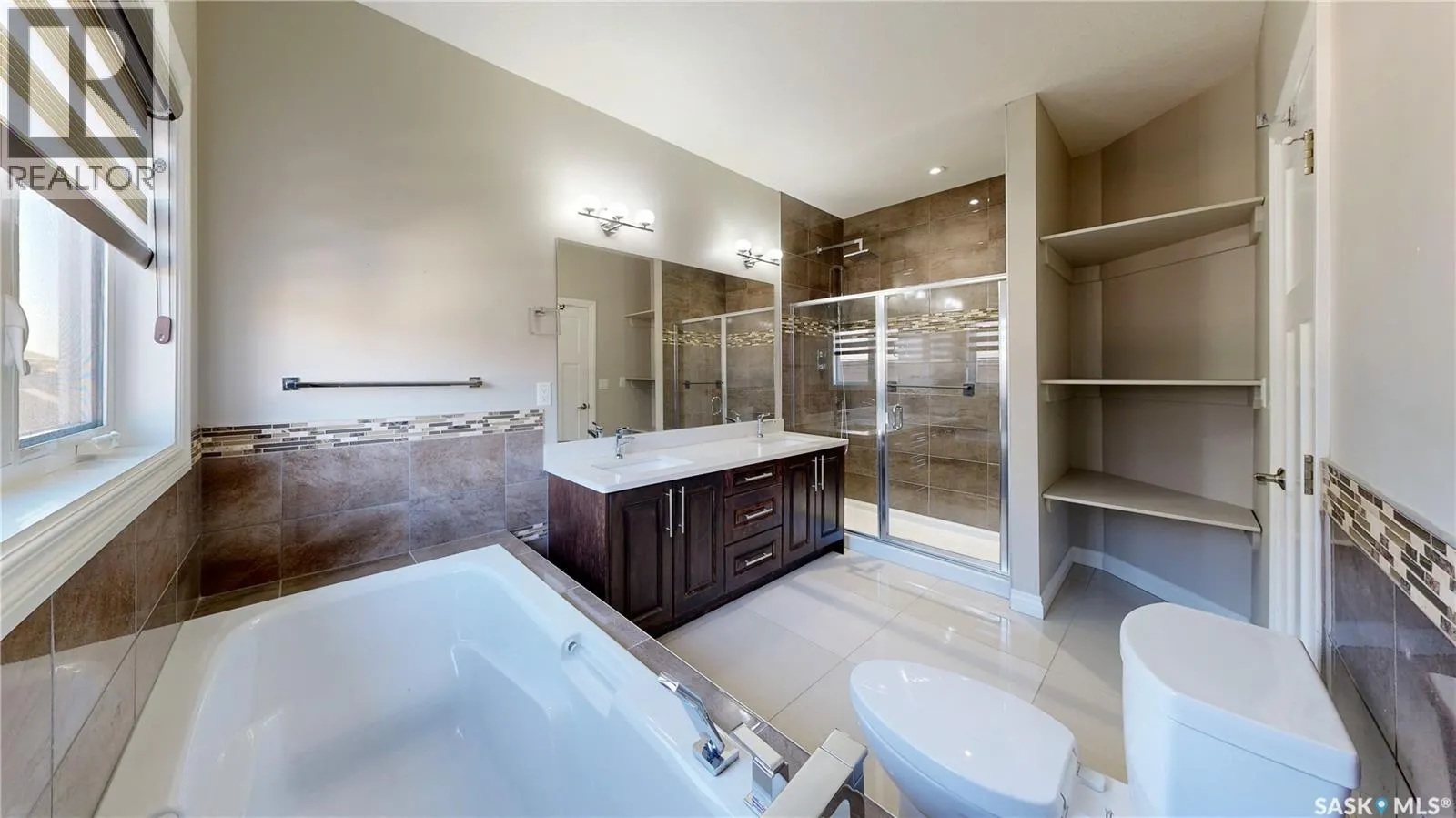 5330 McKenna CRESCENT