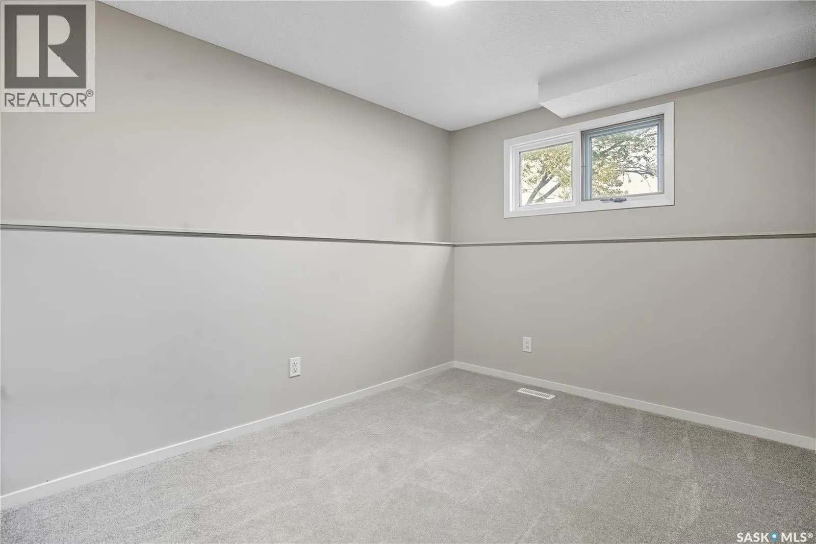 42 Aitken CRESCENT