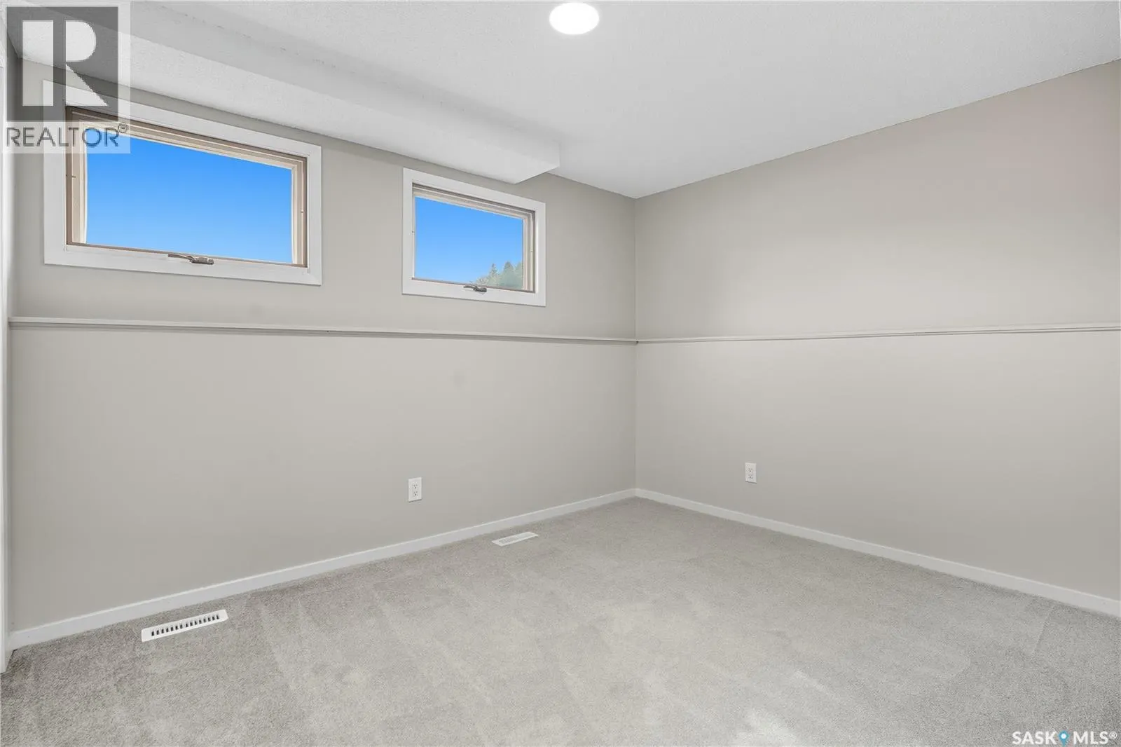 42 Aitken CRESCENT
