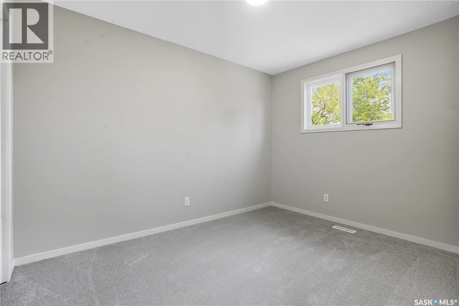 42 Aitken CRESCENT