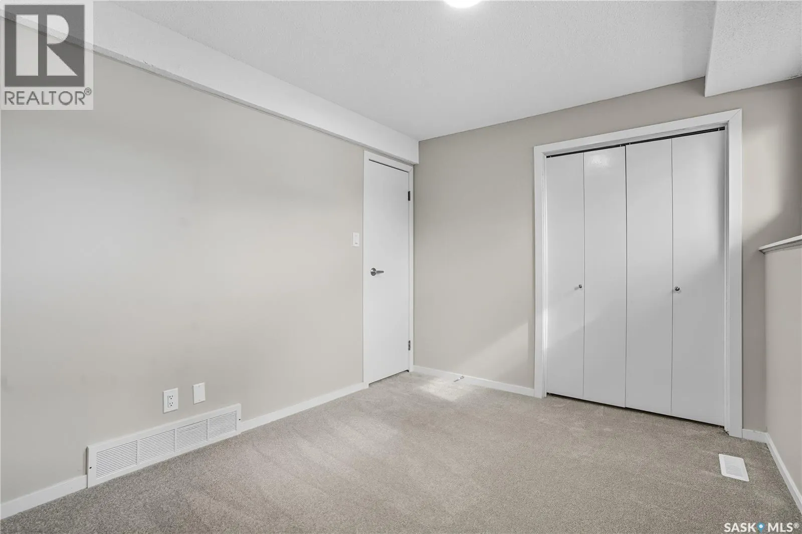 42 Aitken CRESCENT