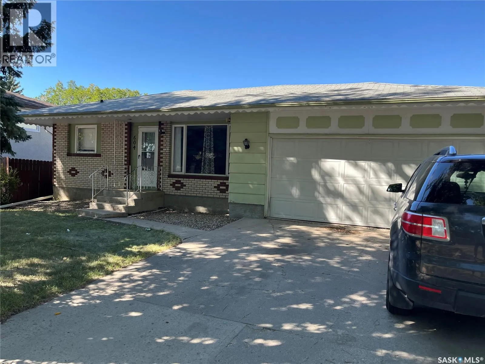 604 Dalgliesh DRIVE