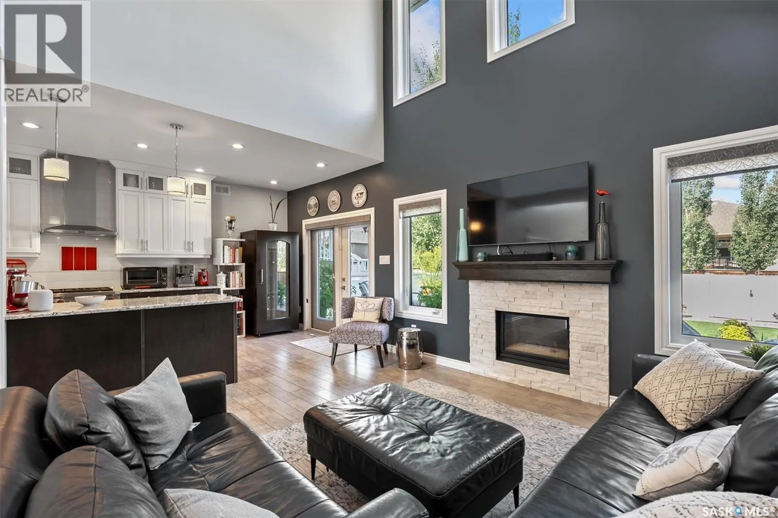 210 Clubhouse BOULEVARD