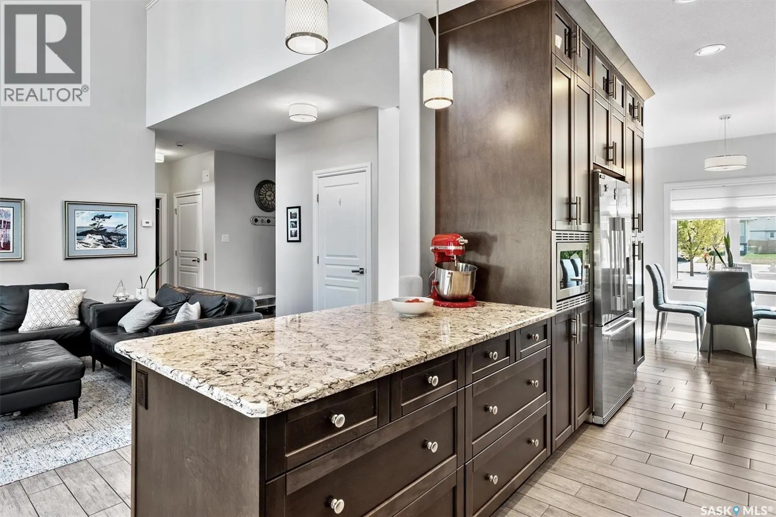 210 Clubhouse BOULEVARD