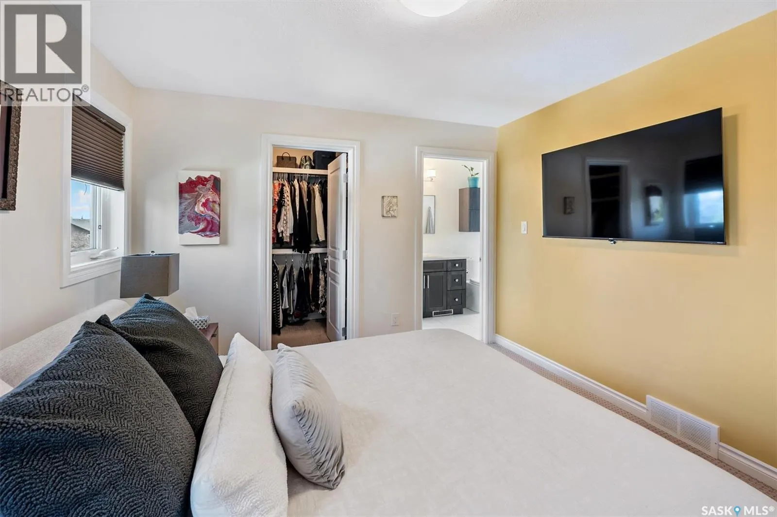 210 Clubhouse BOULEVARD