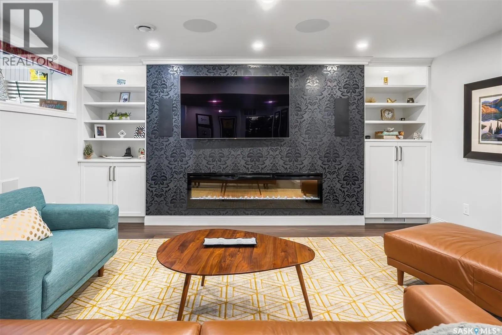 210 Clubhouse BOULEVARD