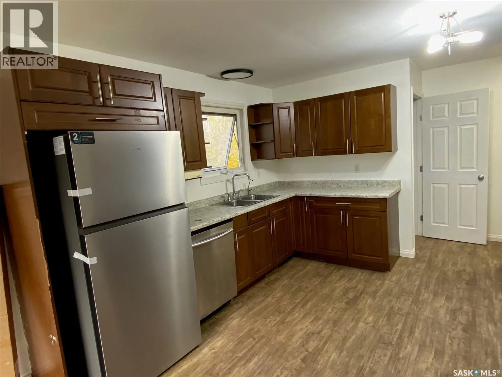 159 Duncan STREET W