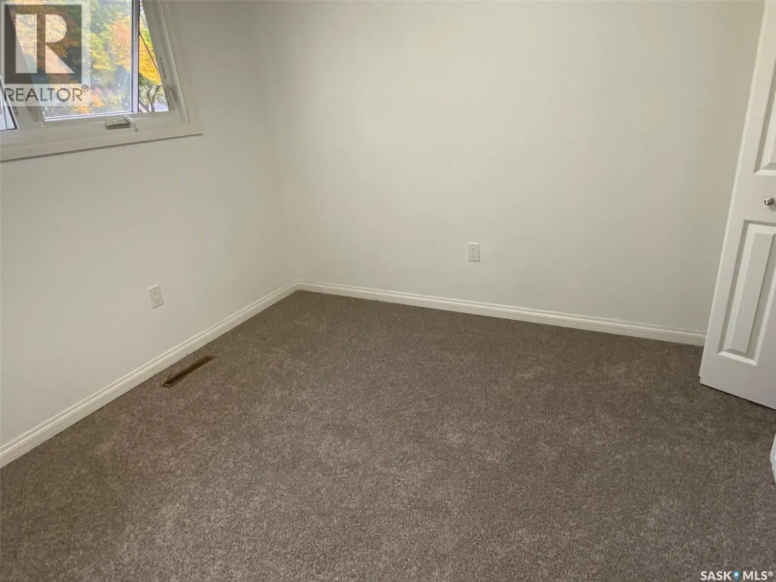 159 Duncan STREET W