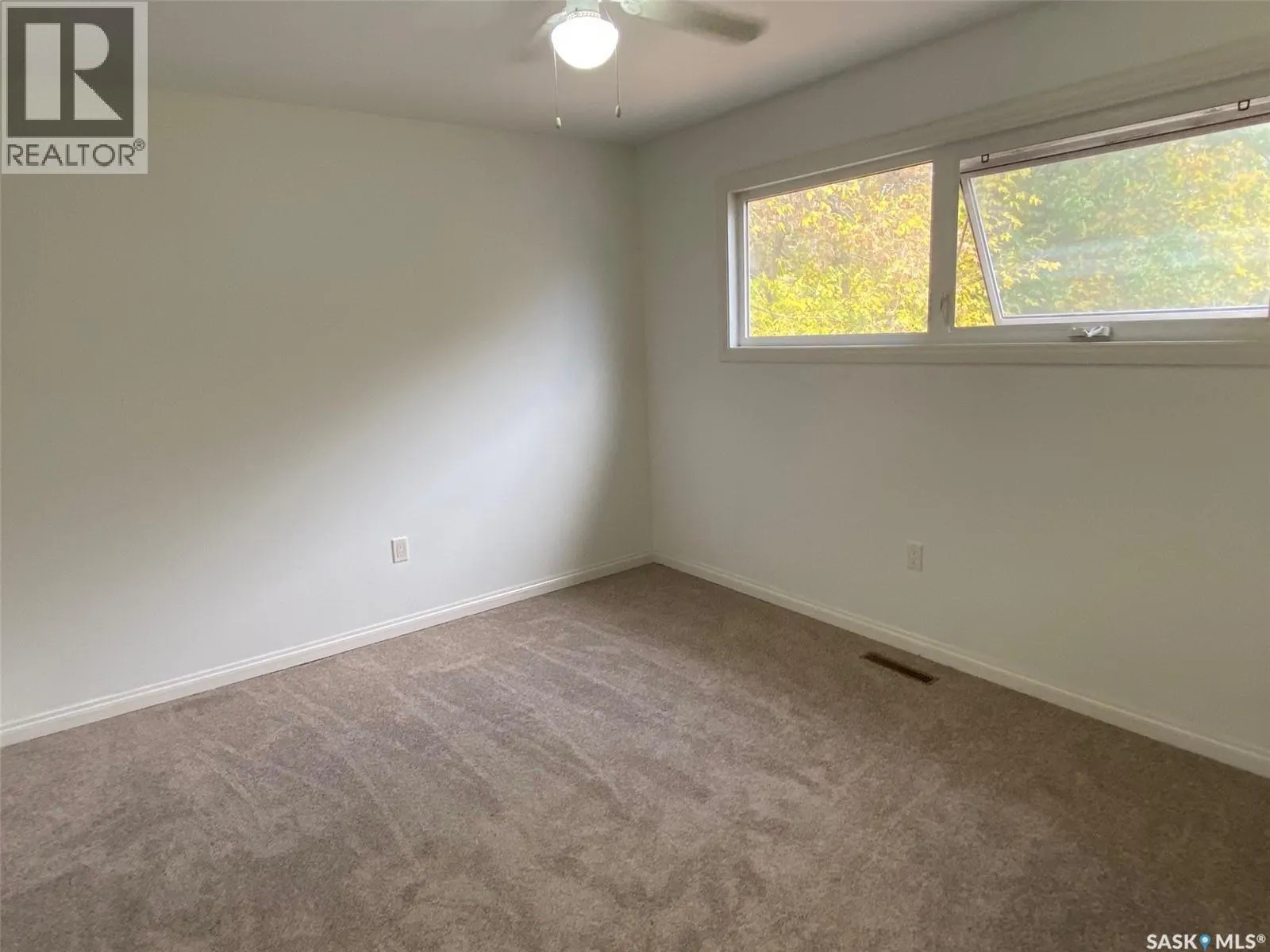 159 Duncan STREET W