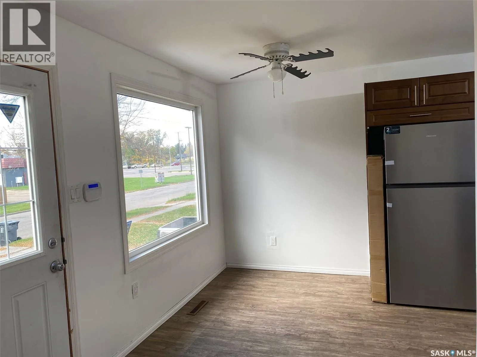 159 Duncan STREET W