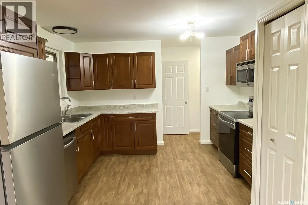 159 Duncan STREET W