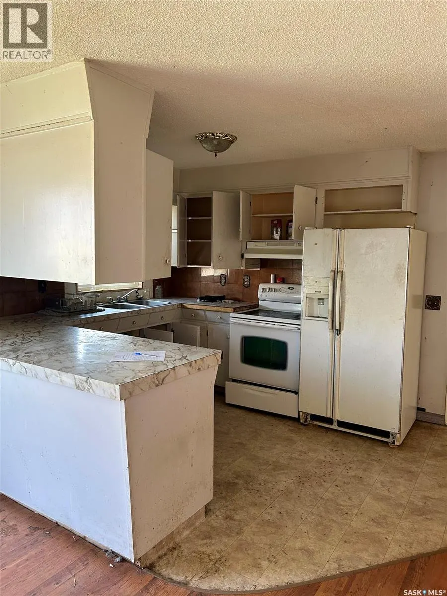 108 1st AVENUE W