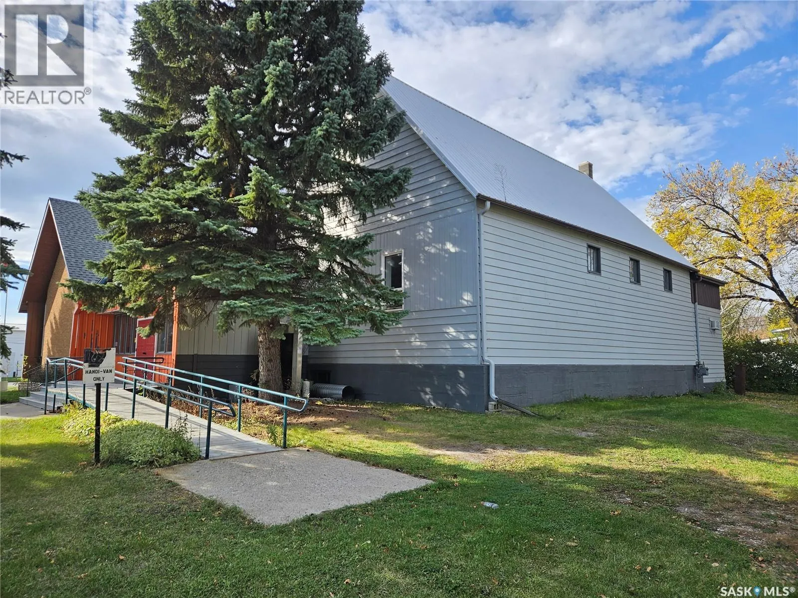 19 Broadway STREET