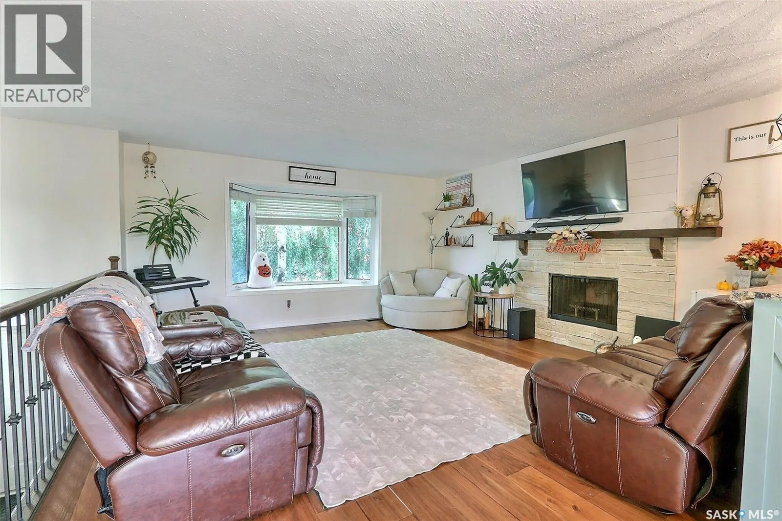 21 Maple PLACE