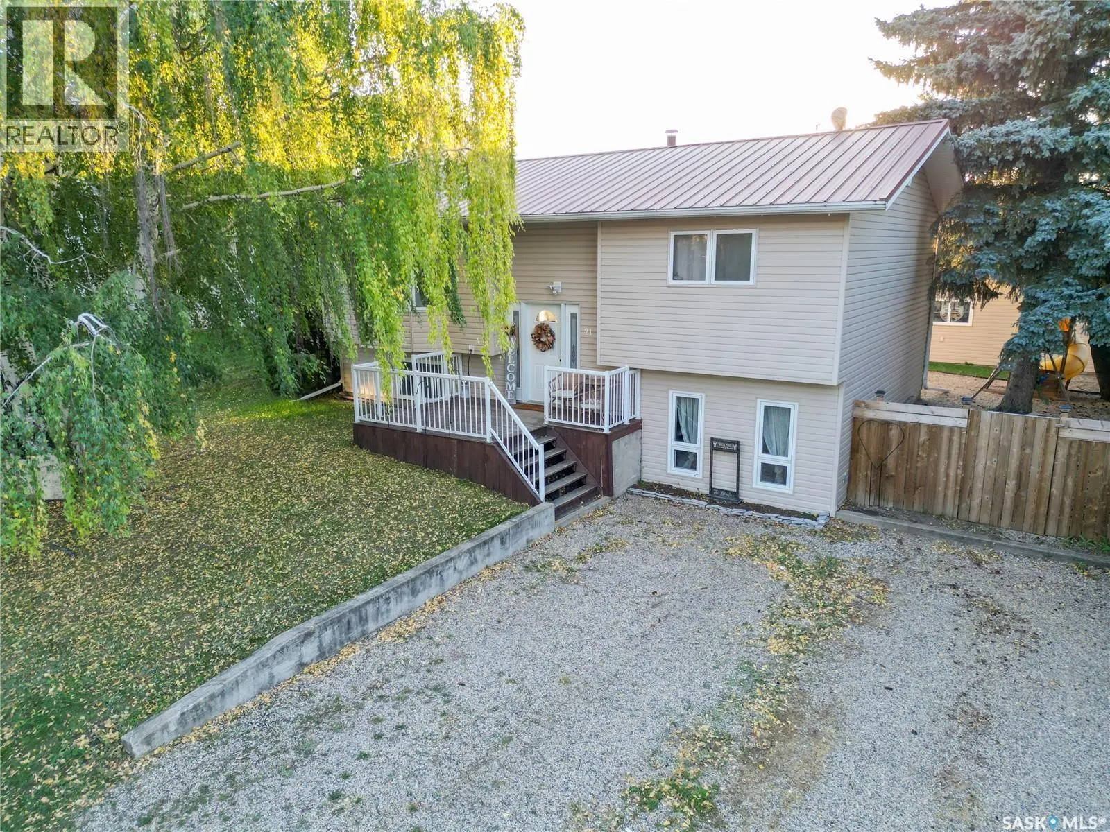 21 Maple PLACE