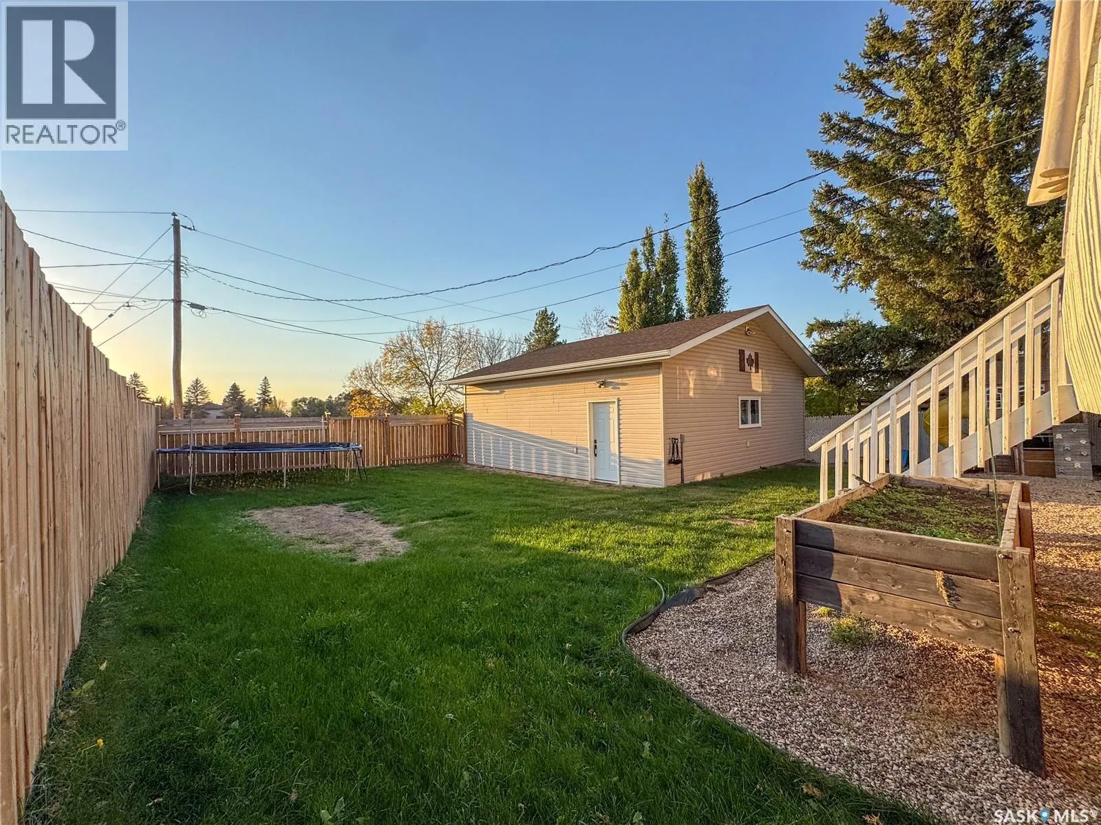 21 Maple PLACE