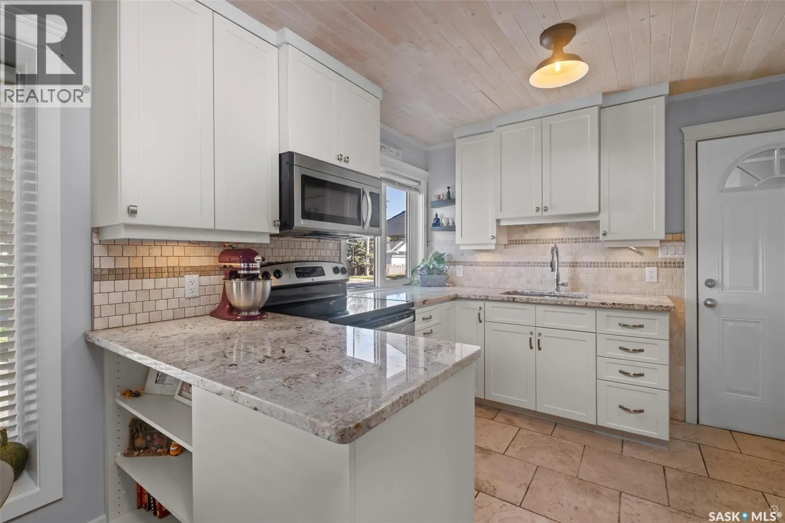 1055 6th STREET E