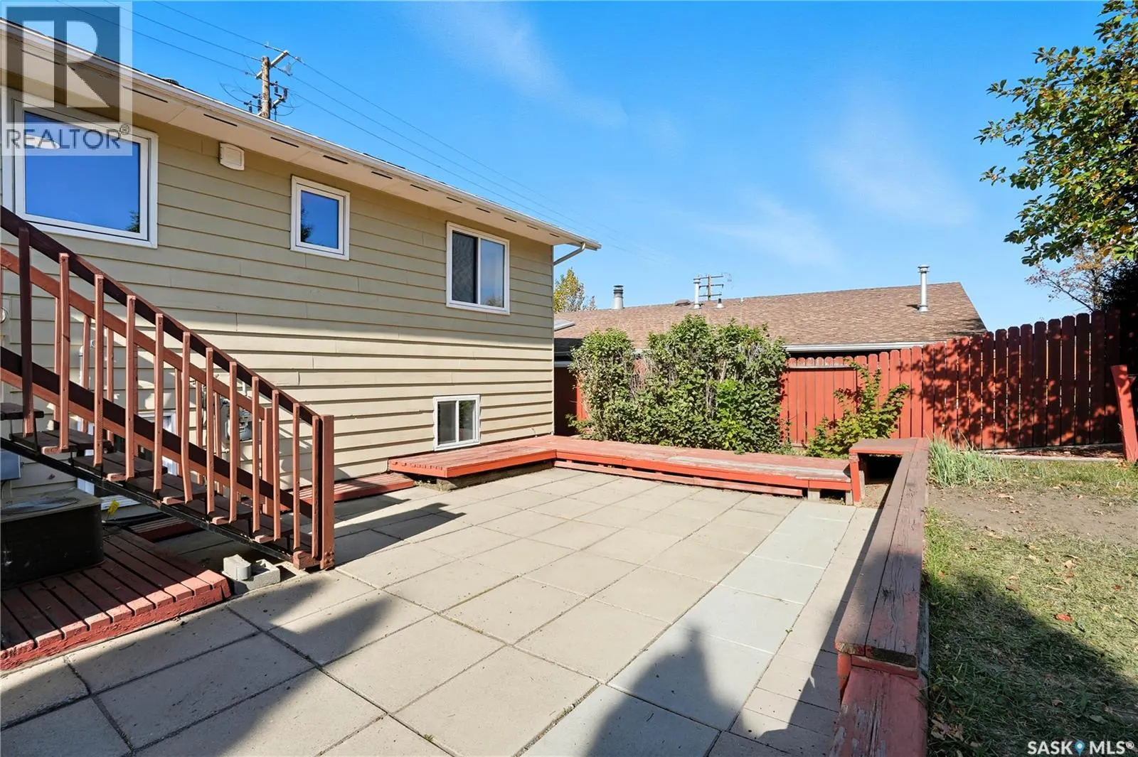 1215 Acadia DRIVE