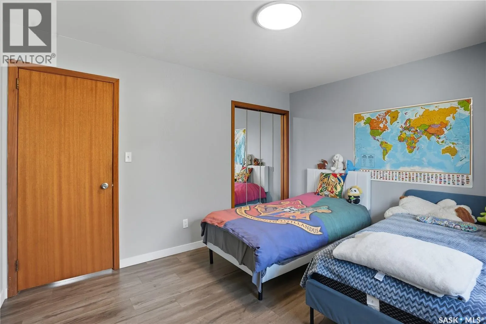 1215 Acadia DRIVE