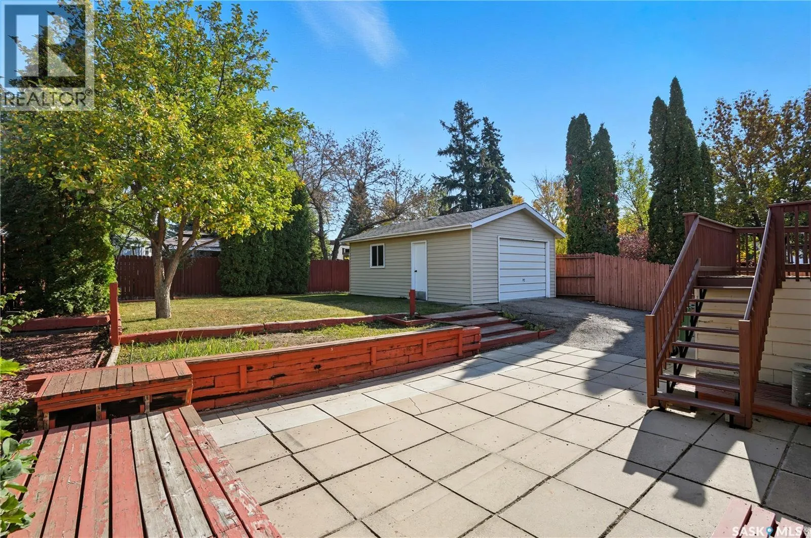 1215 Acadia DRIVE