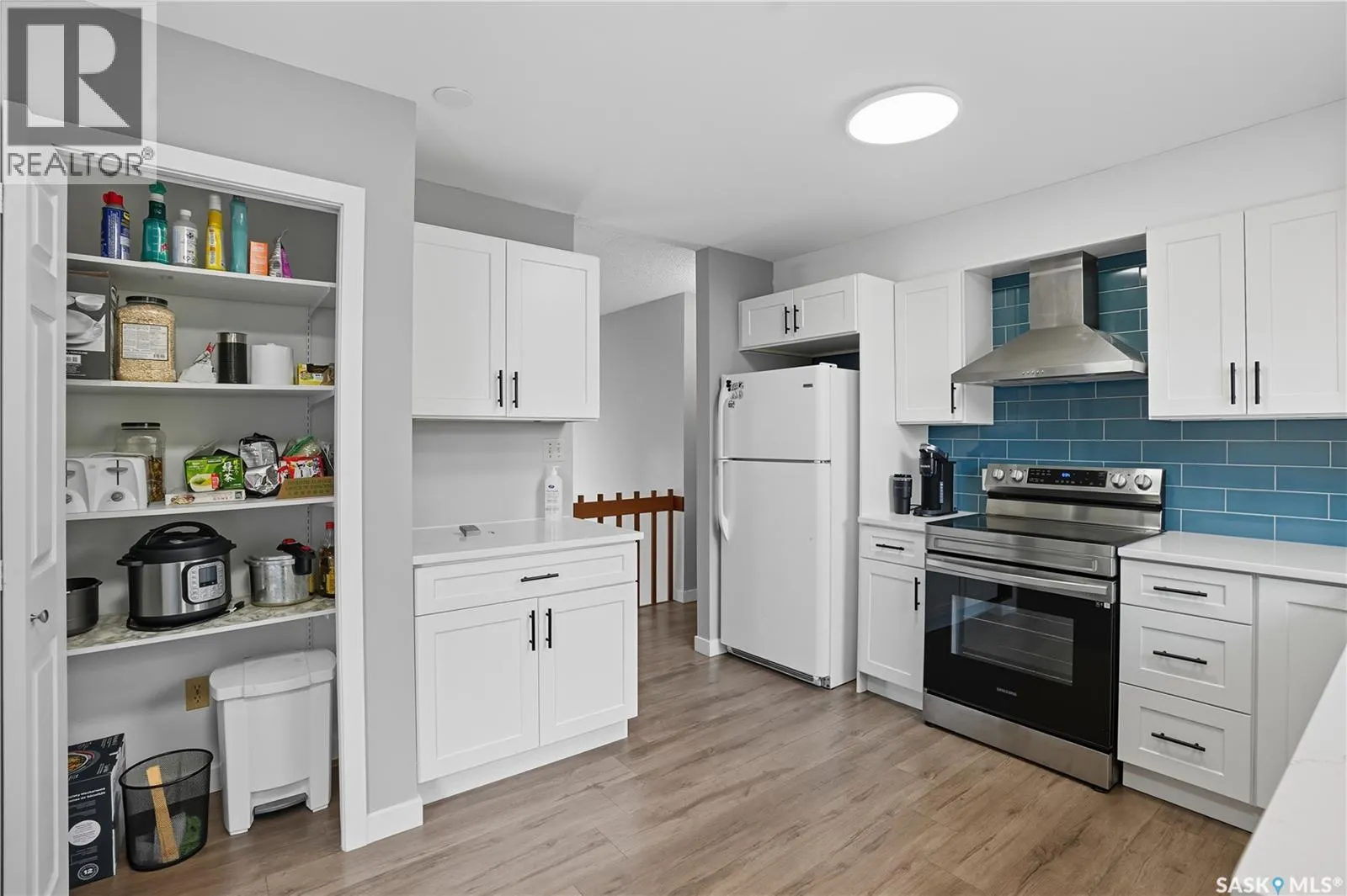 1215 Acadia DRIVE