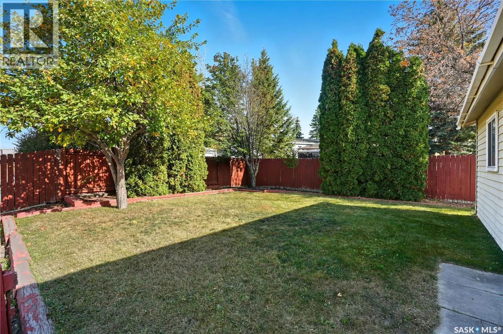 1215 Acadia DRIVE