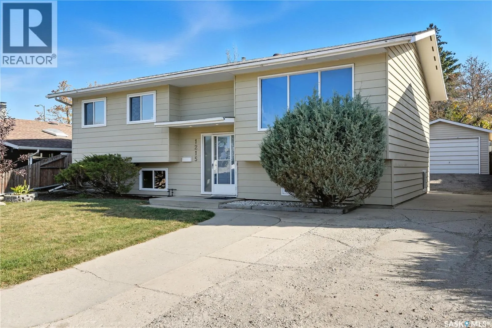 1215 Acadia DRIVE