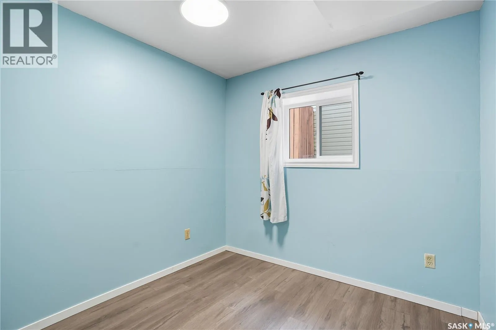 1215 Acadia DRIVE