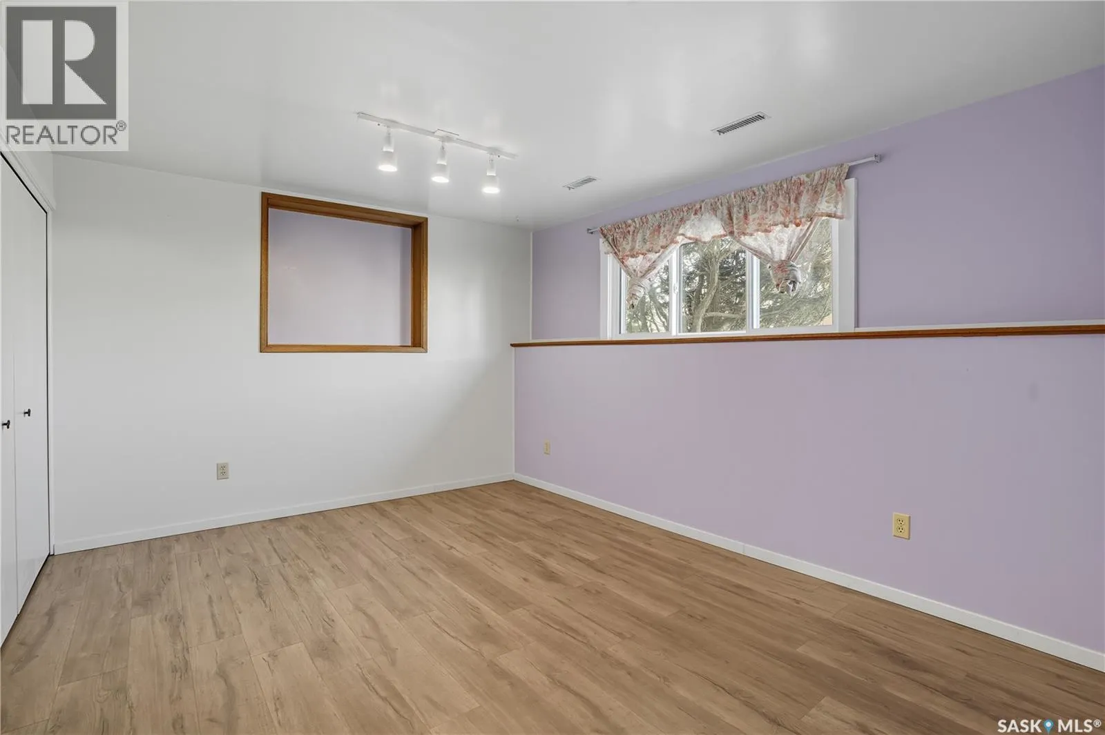 1215 Acadia DRIVE