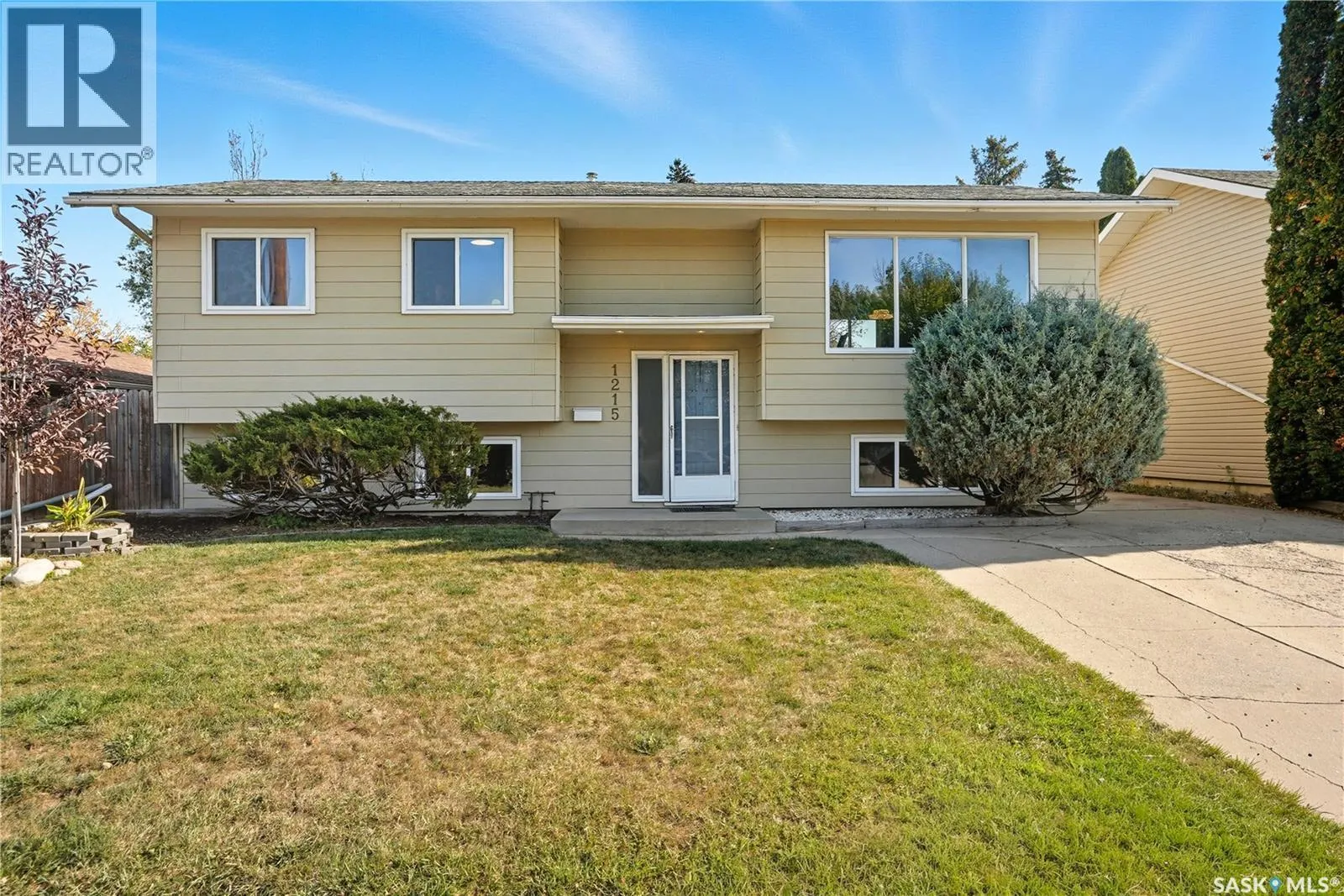 1215 Acadia DRIVE