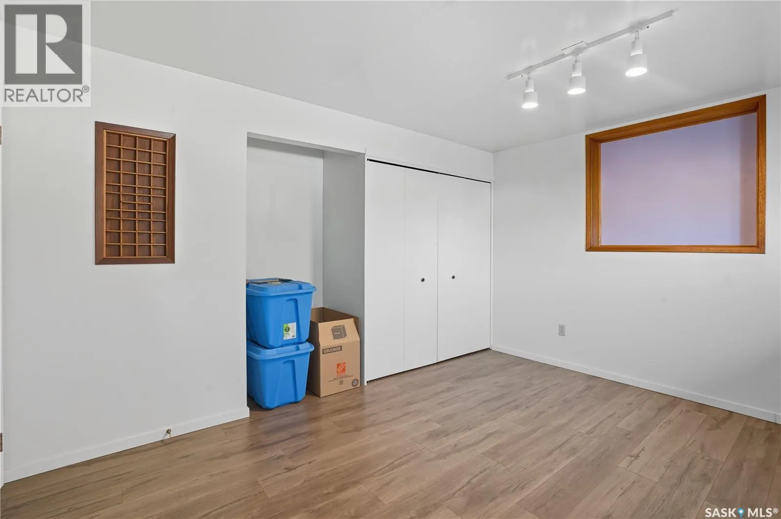 1215 Acadia DRIVE