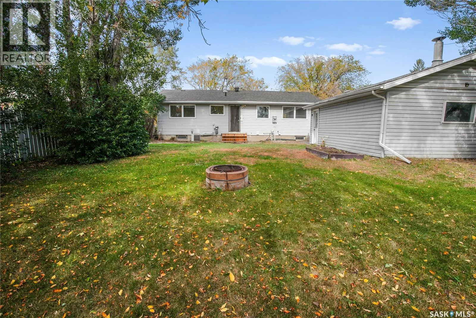 263 Logan CRESCENT