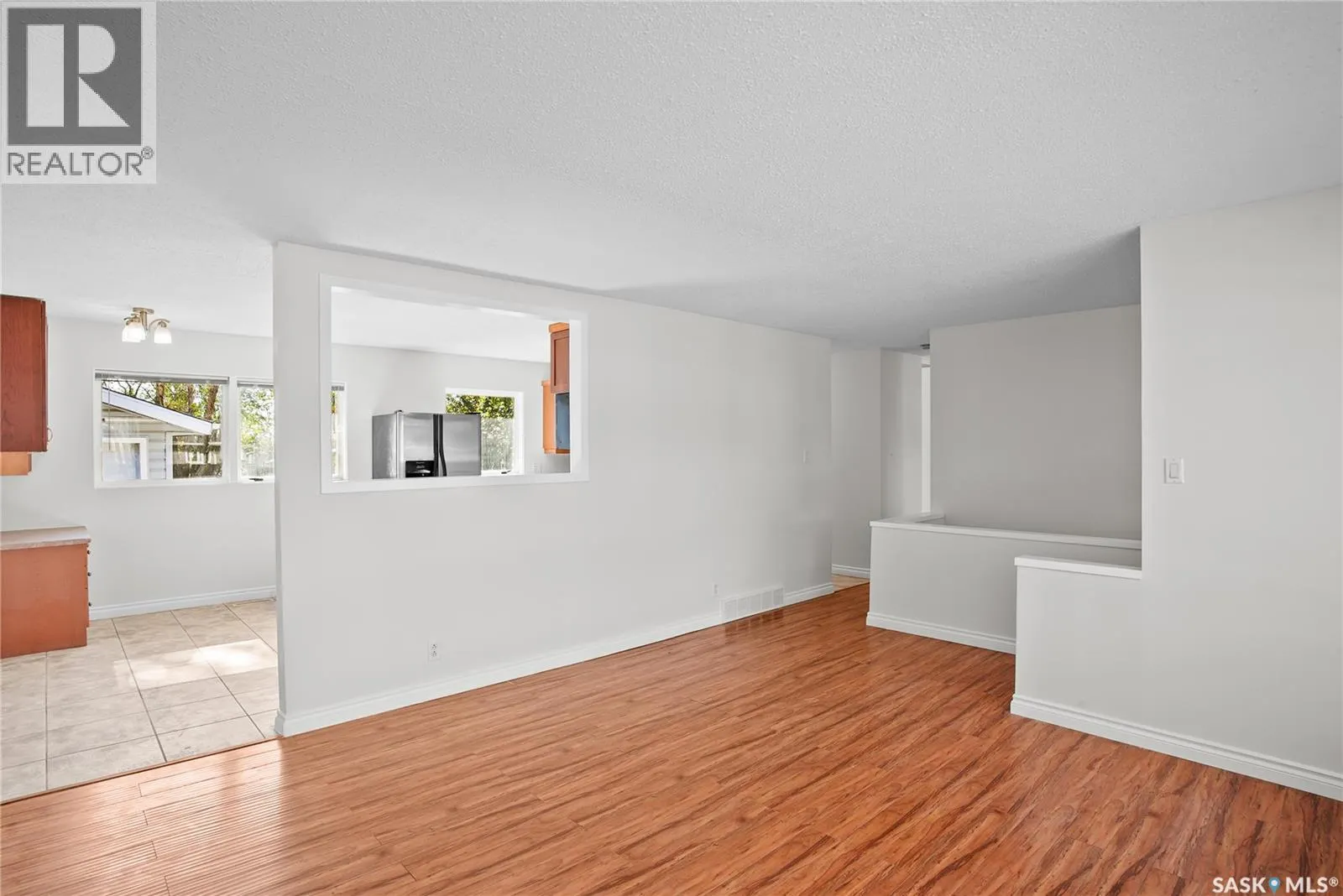 263 Logan CRESCENT