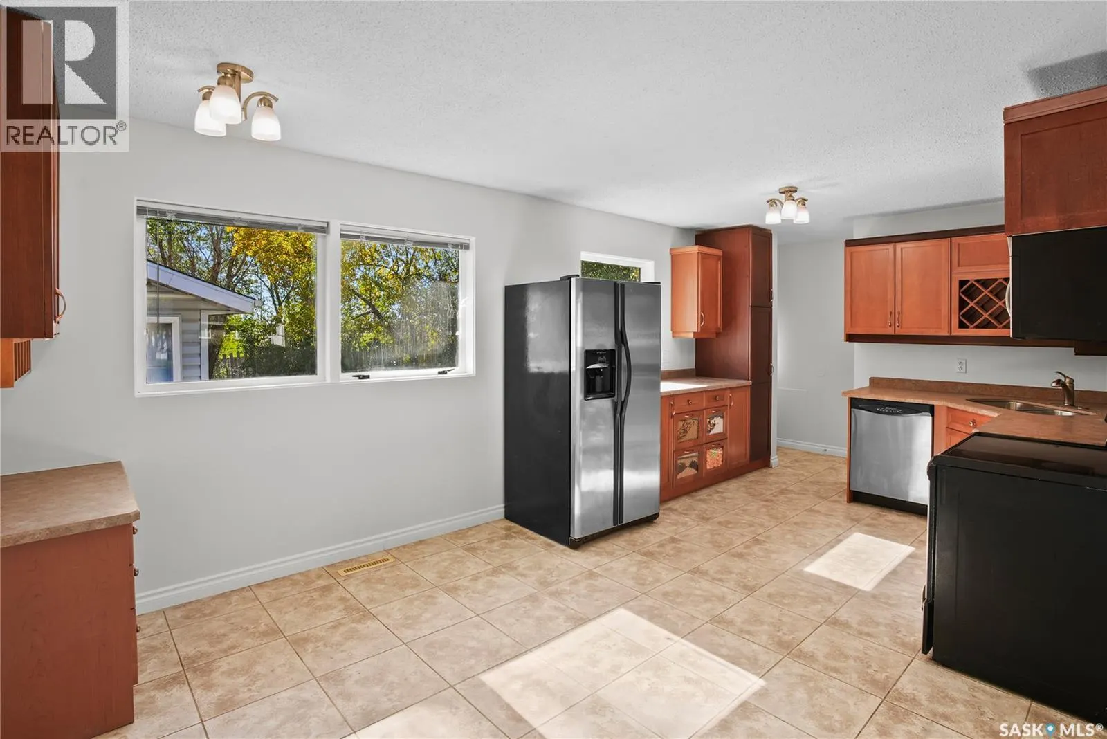263 Logan CRESCENT