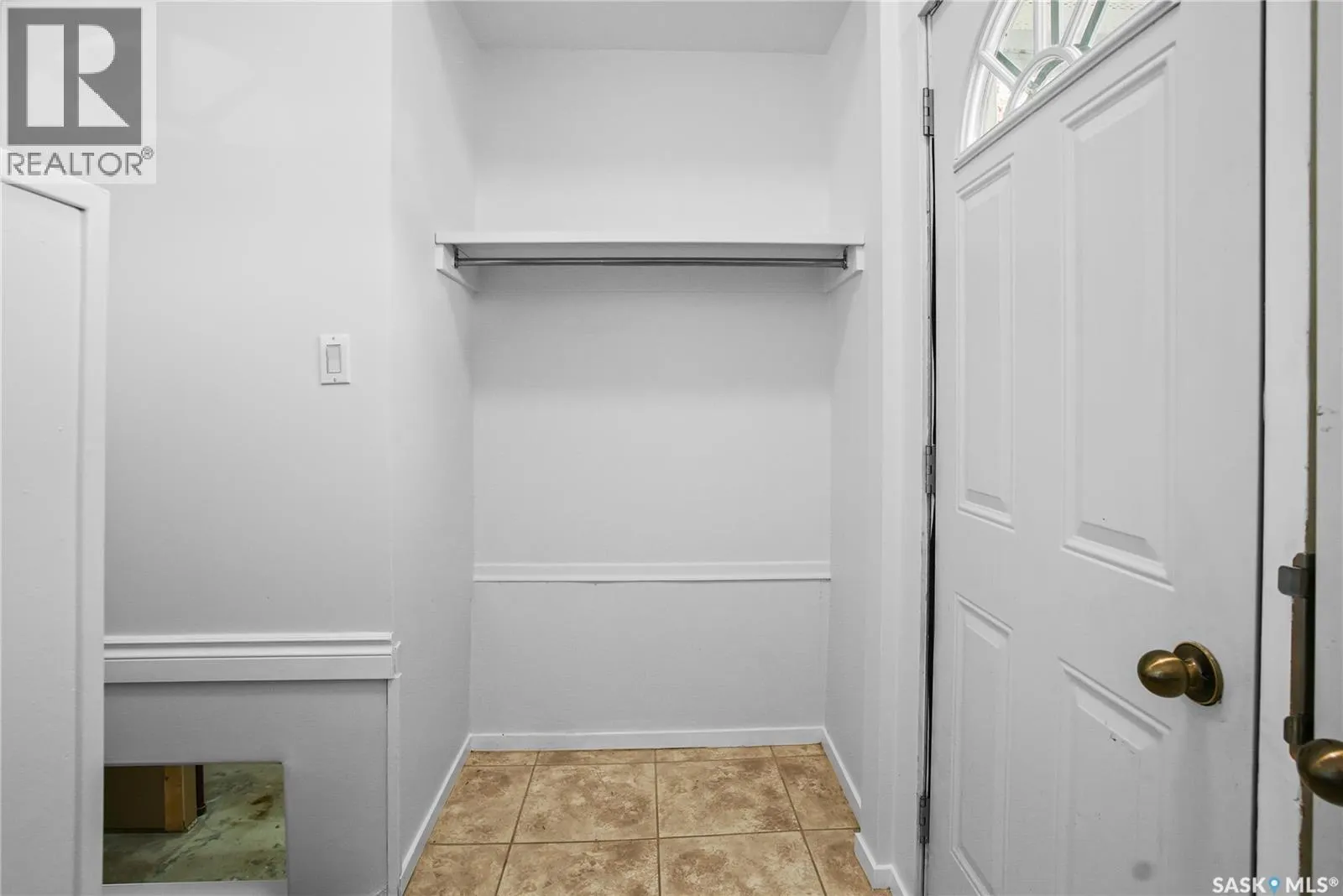 263 Logan CRESCENT