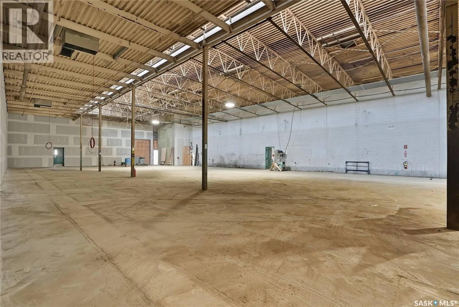 7 321 24th STREET W