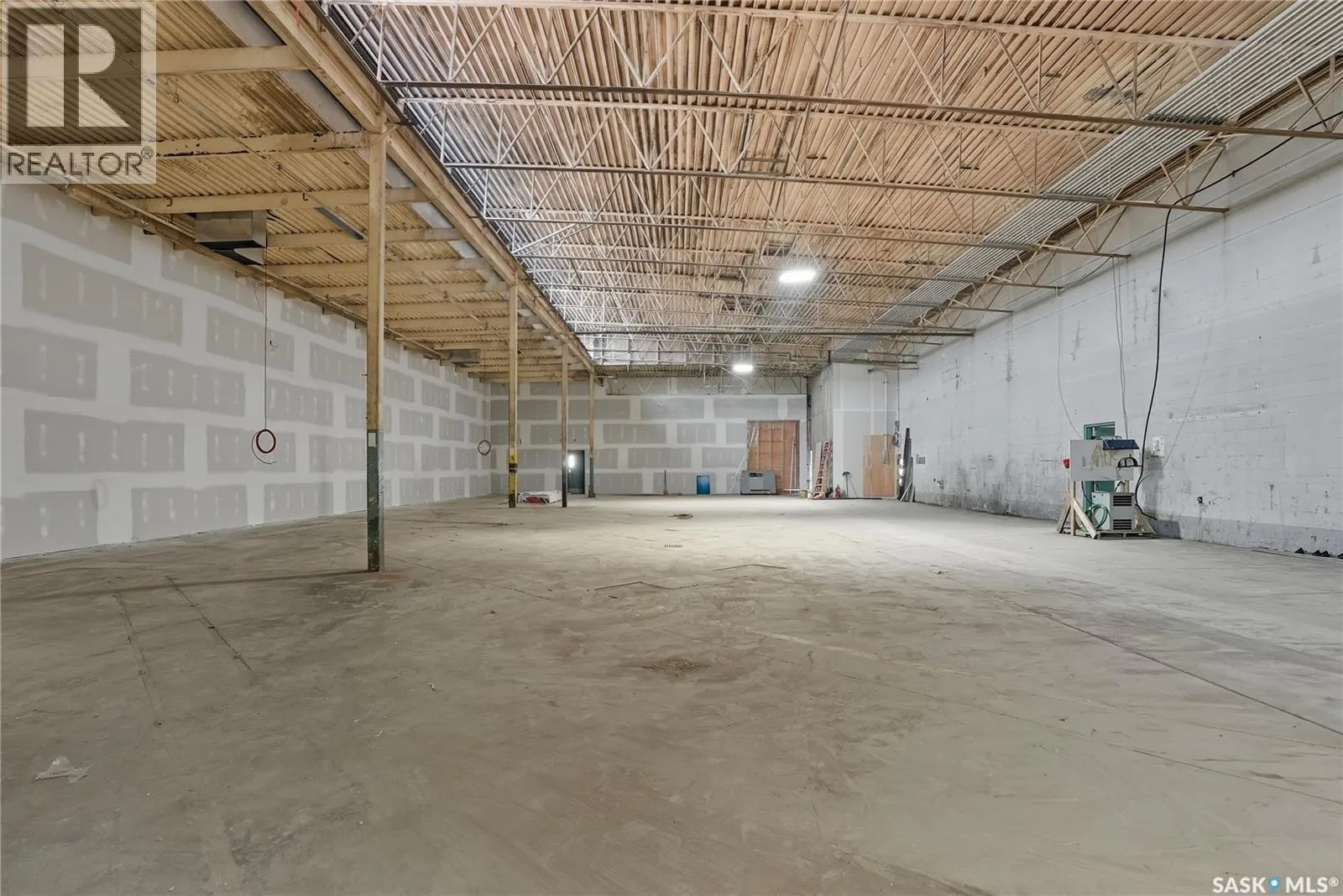 7 321 24th STREET W