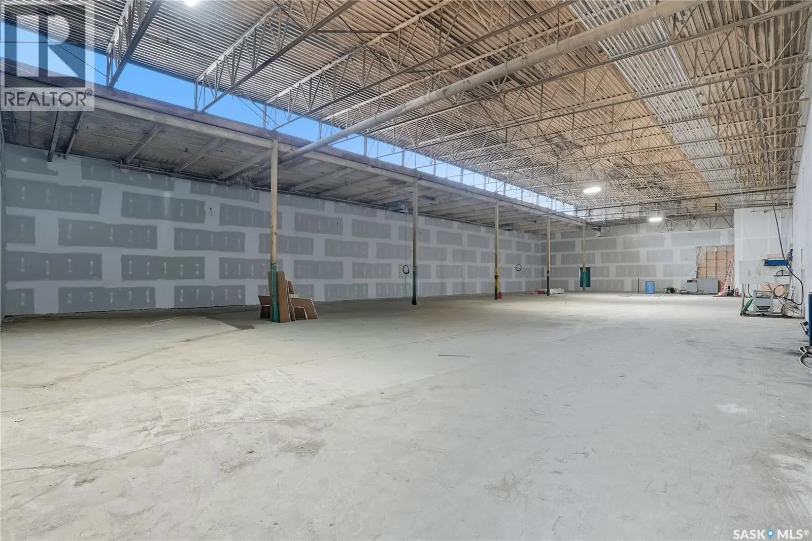 7 321 24th STREET W